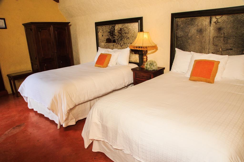 Hotel Lo De Bernal Antigua Exteriör bild