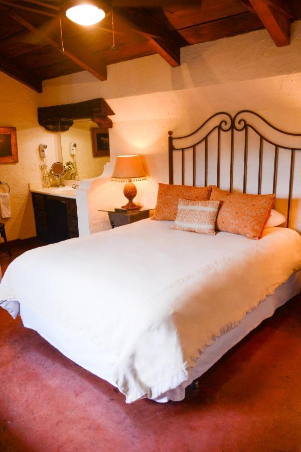 Hotel Lo De Bernal Antigua Exteriör bild